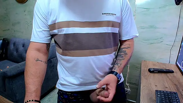 maximo daddy online show from April 2026 01:41:02 PM