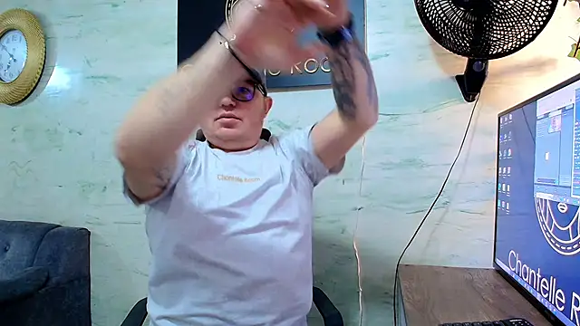 maximo daddy online show from May 2026 11:51:01 AM