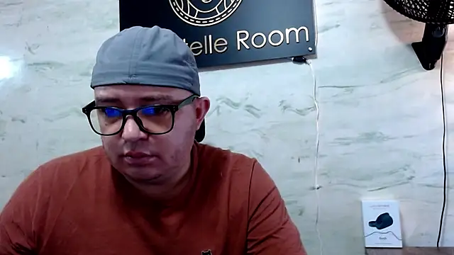maximo daddy online show from May 2026 12:45:02 PM