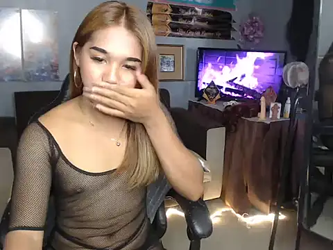 fuckercumm online show from May 2026 02:18:01 AM