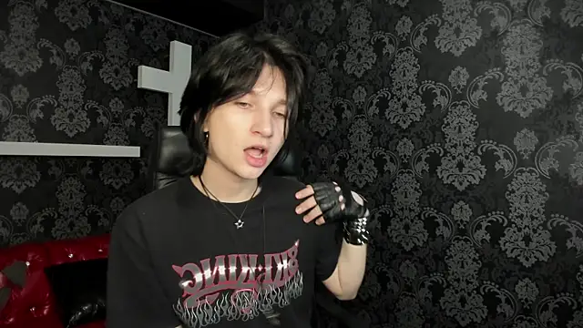 Snapshot of AdonBev chatting on May 2026 05:35:01 AM AdonBev online show from May 2026 05:35:01 AM