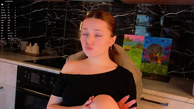 LorriMonz online show from May 2026 01:47:02 AM