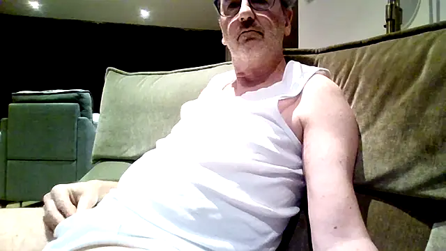 HotLucas66 online show from April 2026 08:50:01 PM
