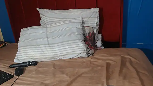 DarkBeautyX online show from June 2026 05:37:01 PM