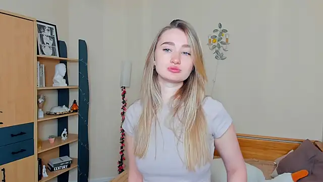 VioletteClaire online show from May 2026 07:24:01 AM