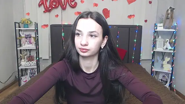 Je55icaBreeze online show from April 2026 05:33:01 AM