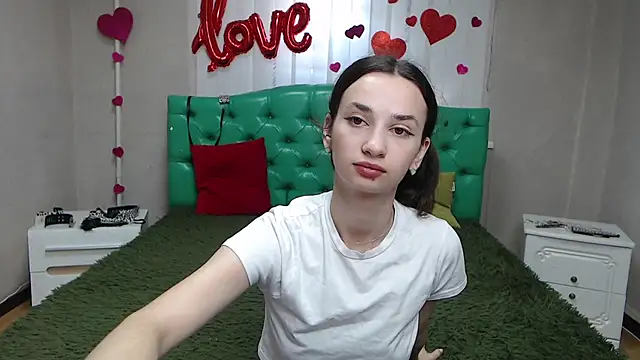 Je55icaBreeze online show from July 2026 05:21:02 AM