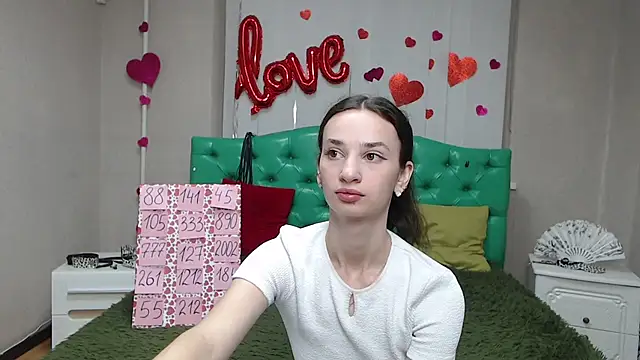 Je55icaBreeze online show from July 2026 05:05:01 AM