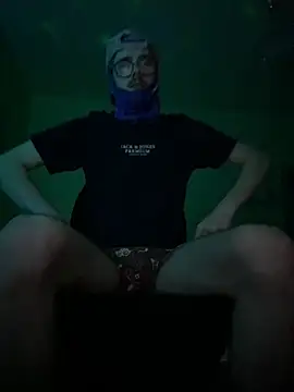 le-couple-en-chaleur  online show from March 2026 09:52:02 PM