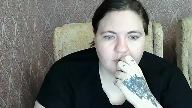 Snapshot of ElviraOreilllyX chatting on April 2026 04:42:02 PM ElviraOreilllyX online show from April 2026 04:42:02 PM