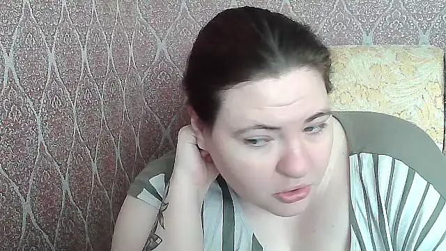Snapshot of ElviraOreilllyX chatting on April 2026 08:23:02 AM ElviraOreilllyX online show from April 2026 08:23:02 AM