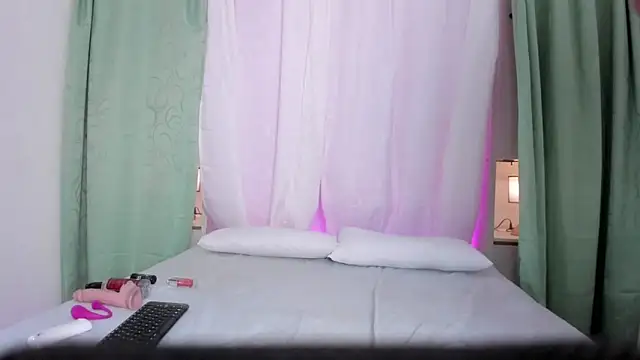 Snapshot of TessaLowe chatting on March 2026 02:45:01 PM TessaLowe online show from March 2026 02:45:01 PM