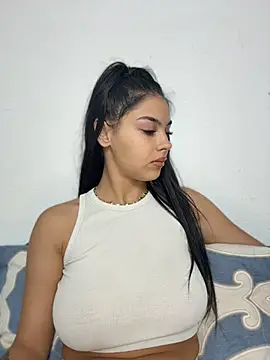 Crissdesire online show from July 2026 05:17:02 PM