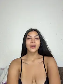 Crissdesire online show from July 2026 02:10:01 PM