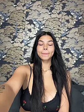 Crissdesire online show from July 2026 02:57:02 PM