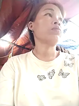 Ely-cute2k online show from May 2026 11:53:01 PM