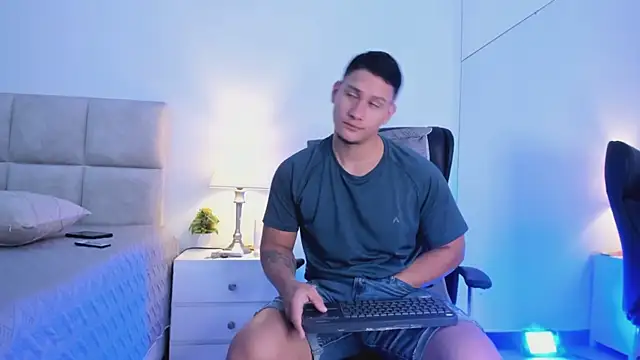 Chriss Diamond online show from May 2026 08:38:02 PM