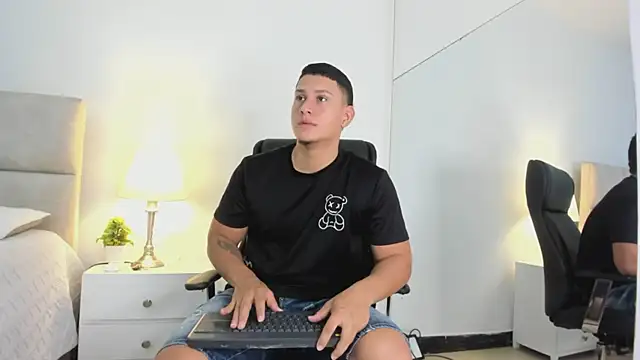 Chriss Diamond online show from May 2026 09:22:01 PM