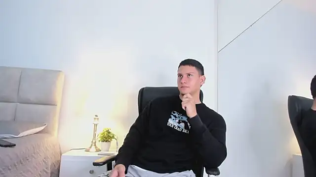 Chriss Diamond online show from June 2026 08:36:01 PM