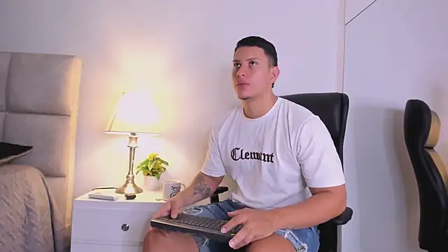 Chriss Diamond online show from July 2026 08:35:01 PM