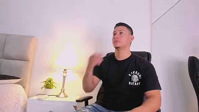 Chriss Diamond online show from July 2026 07:49:01 PM