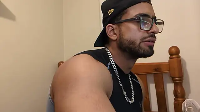 robin103666 online show from April 2026 01:41:01 PM