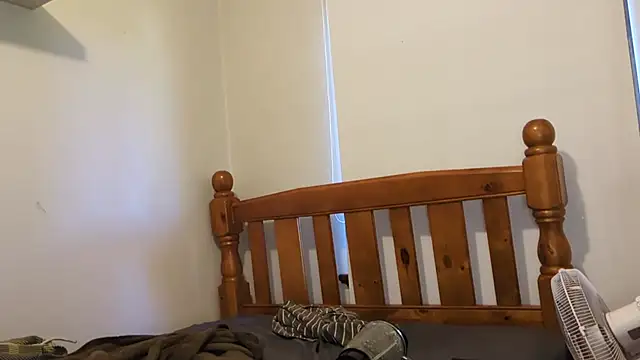 robin103666 online show from April 2026 01:37:02 AM