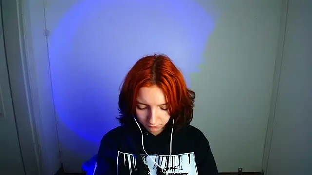 Snapshot of Butterfly_Milly chatting on May 2026 01:18:02 PM Butterfly Milly online show from May 2026 01:18:02 PM