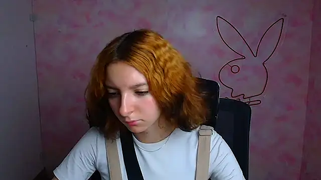 Snapshot of Butterfly_Milly chatting on June 2026 05:49:02 AM Butterfly Milly online show from June 2026 05:49:02 AM
