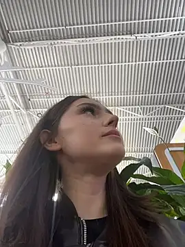Snapshot of AnitaFly chatting on May 2026 12:43:01 PM AnitaFly online show from May 2026 12:43:01 PM