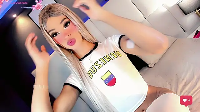 Kornylovee online show from May 2026 08:47:01 PM