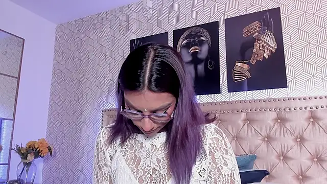 Snapshot of ValeAlvarez_ chatting on April 2026 03:50:02 PM ValeAlvarez online show from April 2026 03:50:02 PM