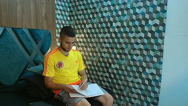 Snapshot of Joaho_Fernandez chatting on May 2026 09:44:02 PM Joaho Fernandez online show from May 2026 09:44:02 PM
