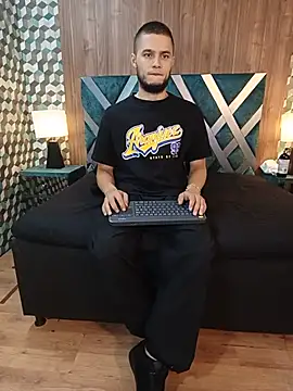 Joaho Fernandez online show from July 2026 11:22:01 PM