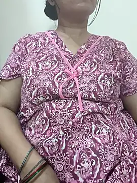 HeartlessGirl online show from May 2026 03:30:01 PM
