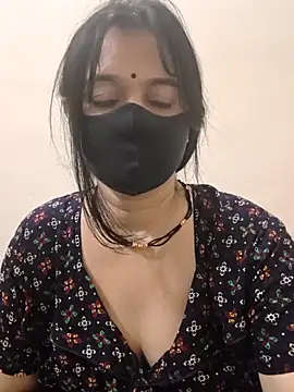 HeartlessGirl online show from May 2026 03:29:02 PM
