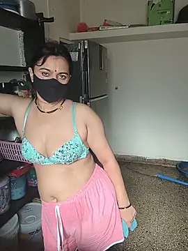 HeartlessGirl online show from May 2026 03:35:01 AM