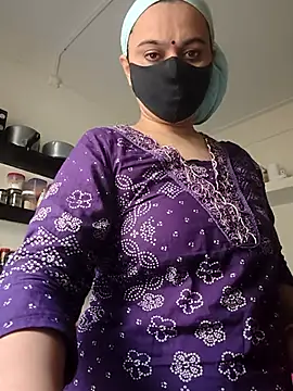HeartlessGirl online show from July 2026 11:59:01 AM