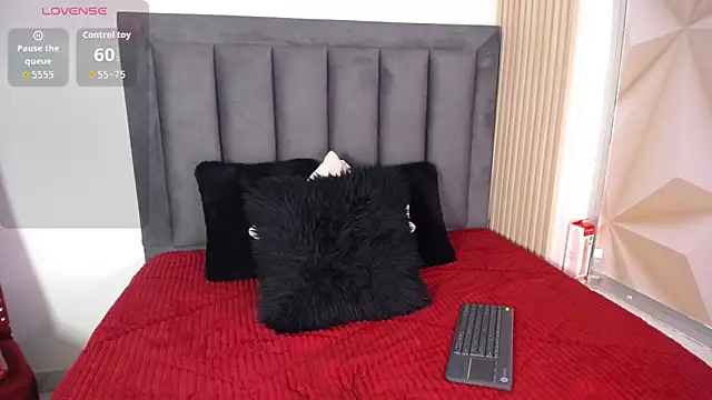 MiaGinger  online show from April 2026 08:57:02 PM