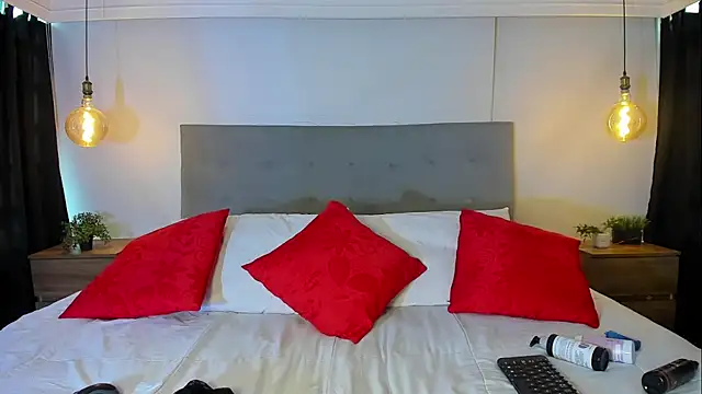 Naomi Doll  online show from July 2026 09:14:02 PM