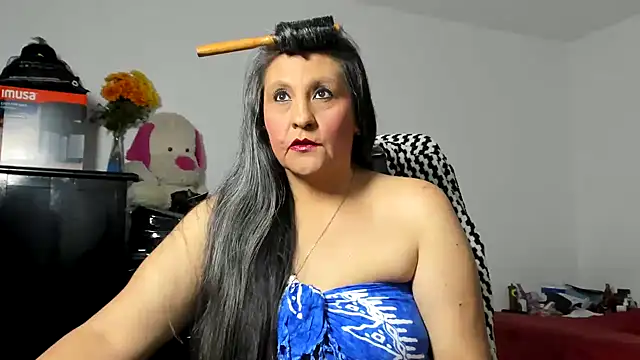 Merlyna Goldenss online show from April 2026 03:09:01 AM