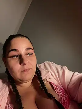 Snapshot of Szandra26 chatting on July 2026 09:17:02 PM Szandra26 online show from July 2026 09:17:02 PM