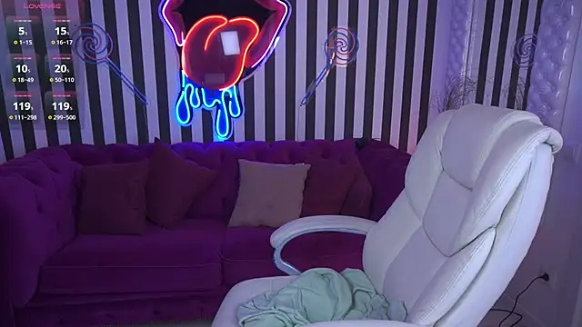 HeyKitten online show from July 2026 06:37:02 PM
