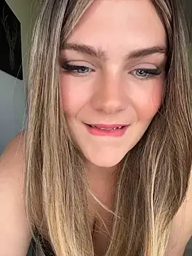 Snapshot of Blonde_Cougar chatting on May 2026 09:17:02 AM Blonde Cougar online show from May 2026 09:17:02 AM