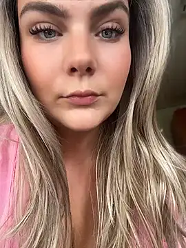 Snapshot of Blonde_Cougar chatting on July 2026 10:10:01 AM Blonde Cougar online show from July 2026 10:10:01 AM