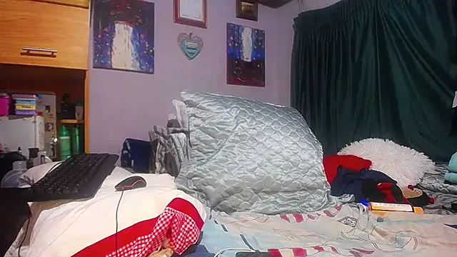 Noviavee online show from May 2026 05:43:01 PM