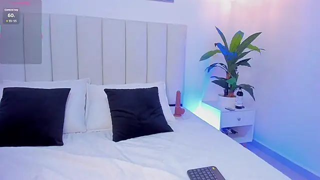 Snapshot of Megan_Brunette2 chatting on April 2026 11:13:02 PM Megan Brunette2 online show from April 2026 11:13:02 PM