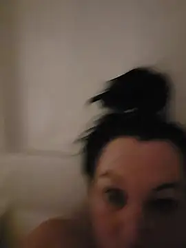 Queenemerald online show from July 2026 04:48:02 AM