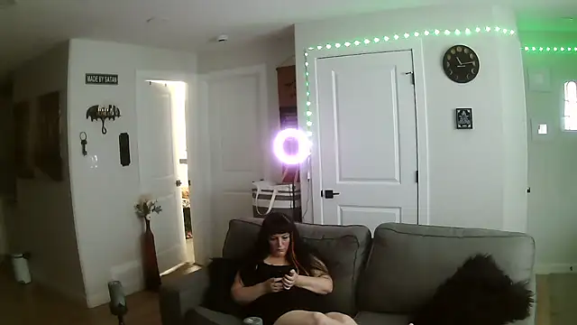 Queenemerald online show from July 2026 05:16:01 PM