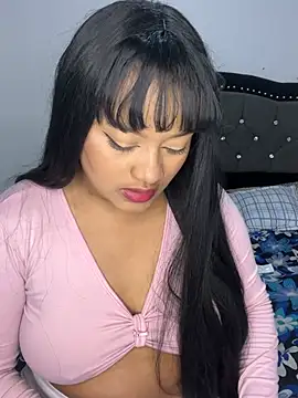Snapshot of Saraa_M chatting on April 2026 09:39:33 PM Saraa M online show from April 2026 09:39:33 PM